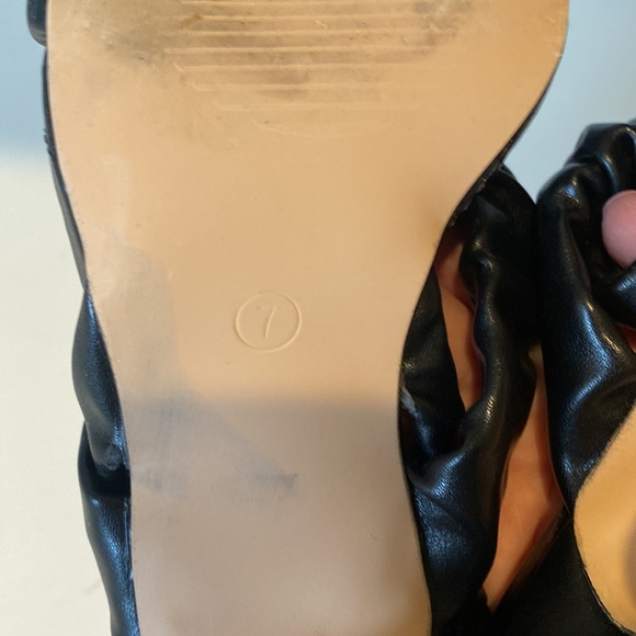 Macy’s Black kitten sandals with sling back - Picture 4 of 6